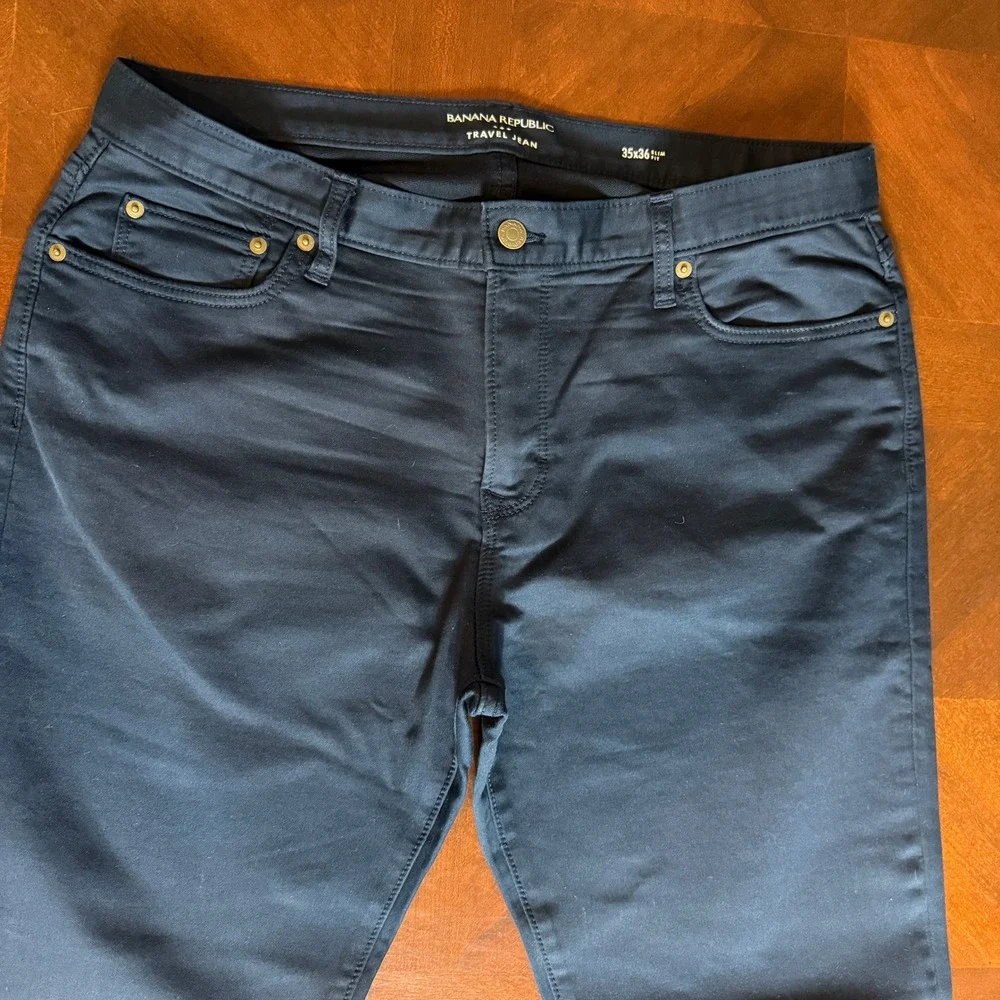 Banana Republic brand banana